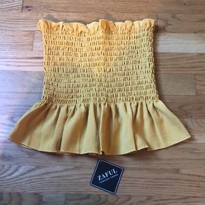 Sleeveless ruffle top